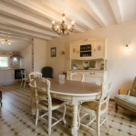 L'epicea Semesterbostad Saint-Parres-aux-Tertres